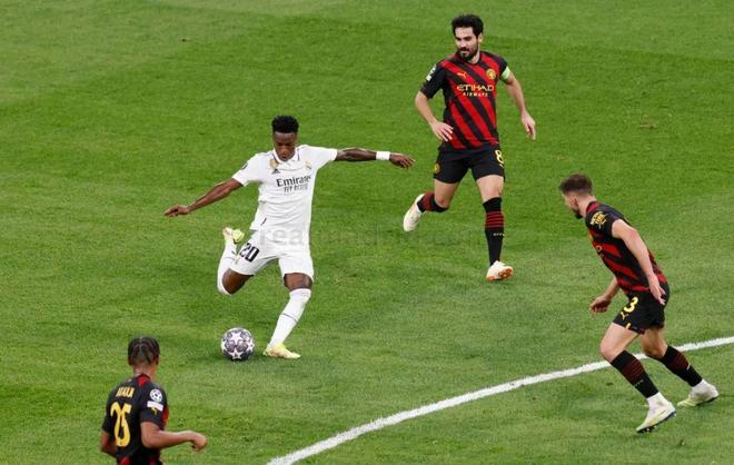 甚至在他持 甚至在他持